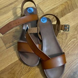 Rock & candy new sandal never worn!